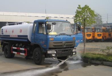 重慶東風(fēng)8噸國四灑水車 價格、廠家與功能全解析